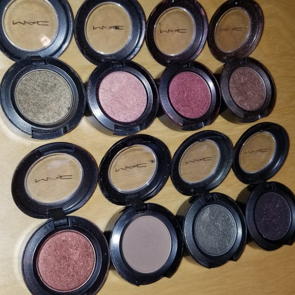 Lightly used MAC Cosmetics eyeshadow powder - Picture 2 of 5